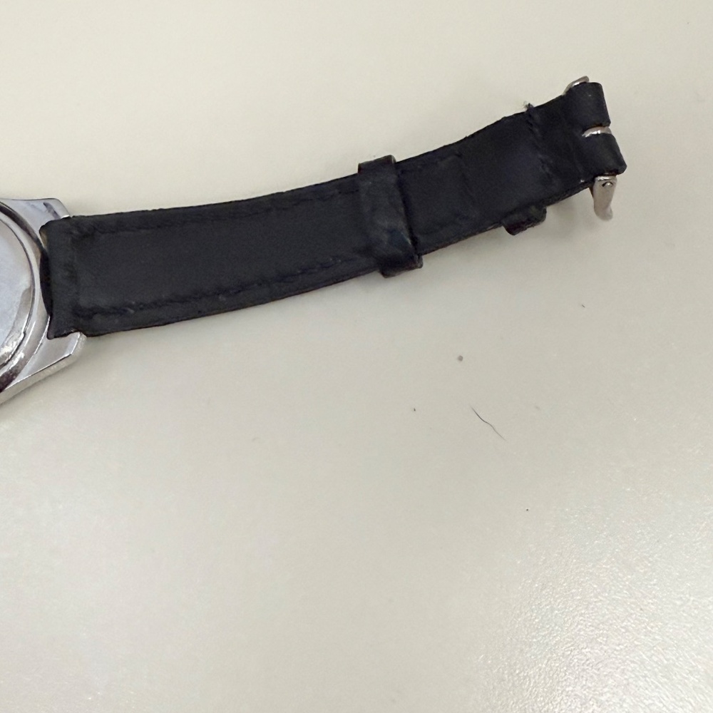 ✨ Vintage Fendi 210L Stainless Steel Watch – Excellent Condition! ✨ - Picture 9 of 11